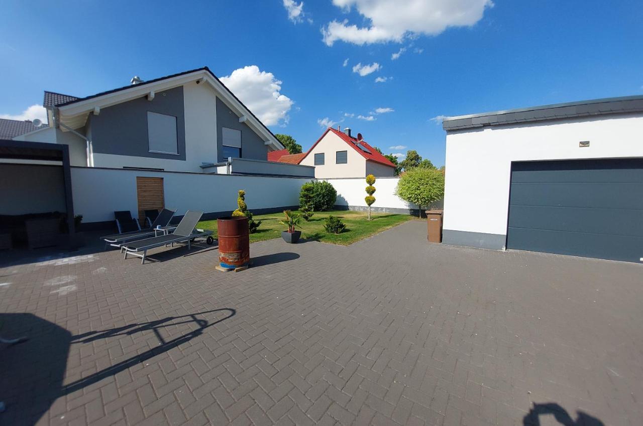Ganze Ferienwohnung 5 Km Von Erfurt, Mit Kaffeevollautomat, Tv, Wlan, Boxspringbett, Schlafsofa Und Einkaufsmoeglichkeiten, Sehr Gute Anbindung Zur A71 Und A4, Kostenloser Oeff Parkplatz Fuer Pkw Und Transporter Elxleben Extérieur photo