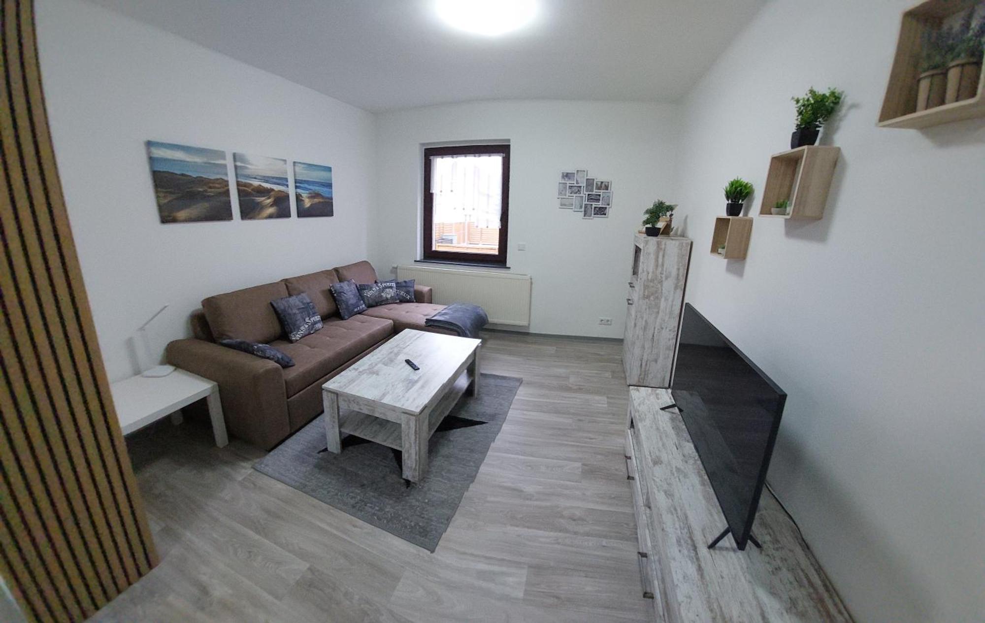 Ganze Ferienwohnung 5 Km Von Erfurt, Mit Kaffeevollautomat, Tv, Wlan, Boxspringbett, Schlafsofa Und Einkaufsmoeglichkeiten, Sehr Gute Anbindung Zur A71 Und A4, Kostenloser Oeff Parkplatz Fuer Pkw Und Transporter Elxleben Extérieur photo