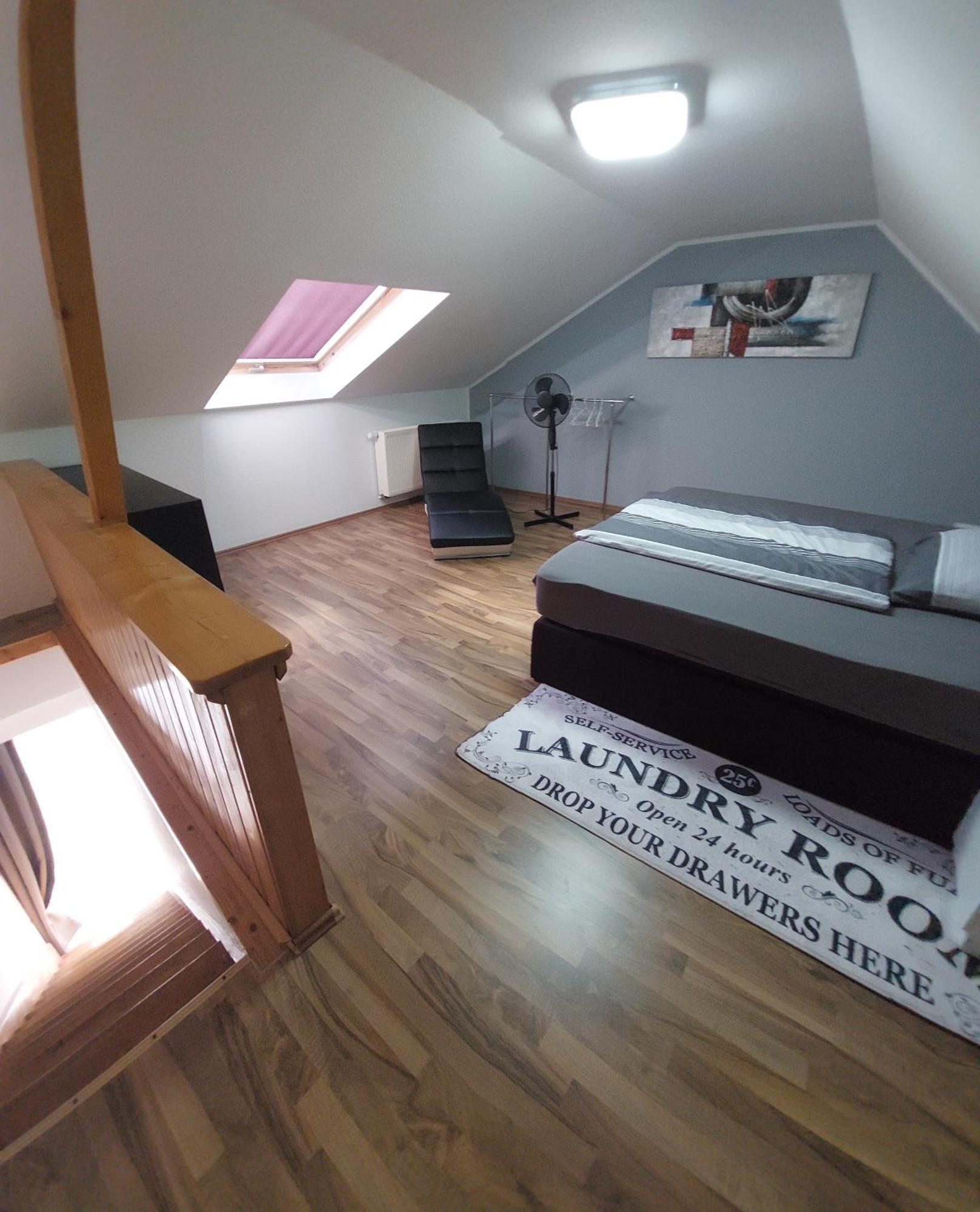Ganze Ferienwohnung 5 Km Von Erfurt, Mit Kaffeevollautomat, Tv, Wlan, Boxspringbett, Schlafsofa Und Einkaufsmoeglichkeiten, Sehr Gute Anbindung Zur A71 Und A4, Kostenloser Oeff Parkplatz Fuer Pkw Und Transporter Elxleben Extérieur photo
