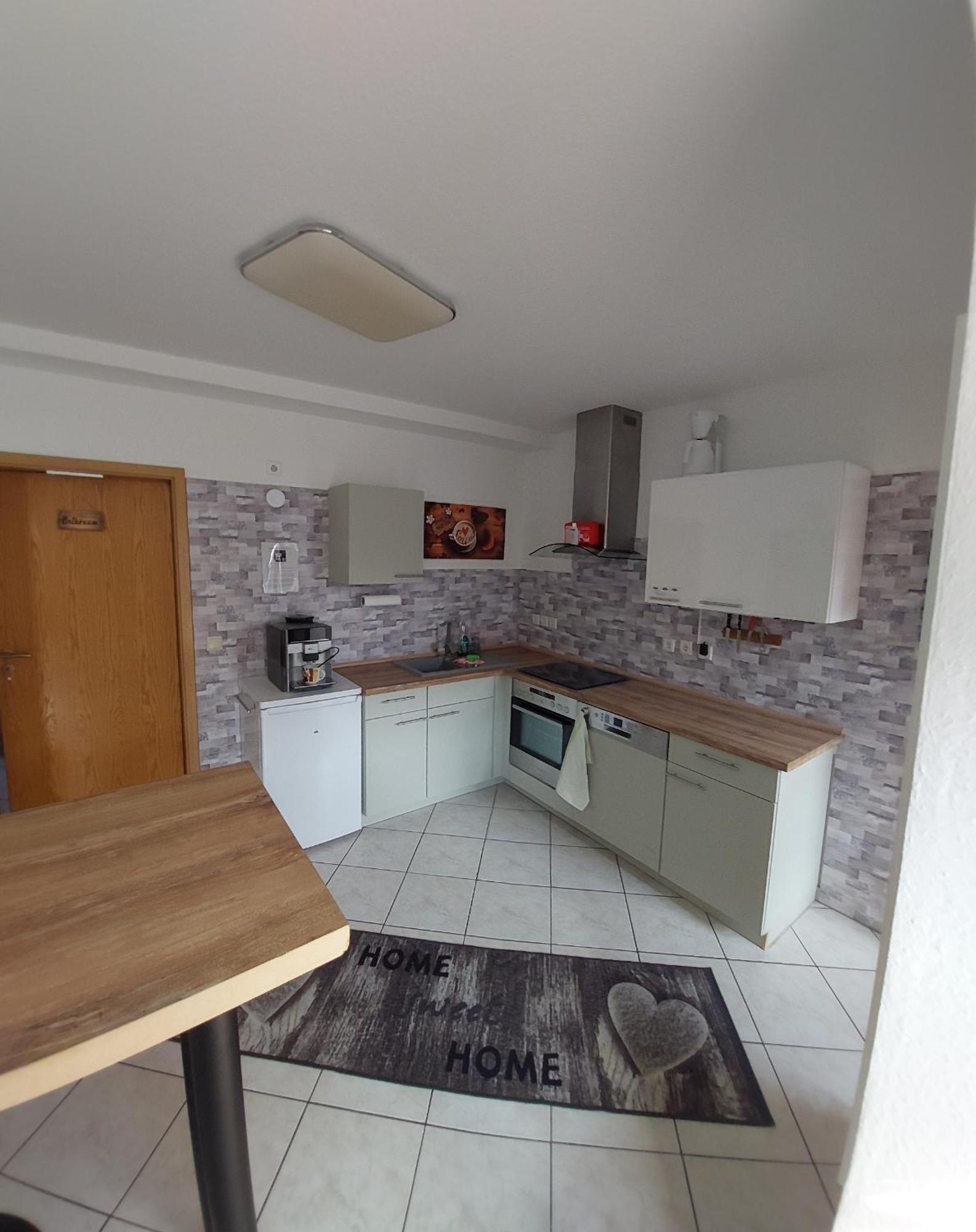 Ganze Ferienwohnung 5 Km Von Erfurt, Mit Kaffeevollautomat, Tv, Wlan, Boxspringbett, Schlafsofa Und Einkaufsmoeglichkeiten, Sehr Gute Anbindung Zur A71 Und A4, Kostenloser Oeff Parkplatz Fuer Pkw Und Transporter Elxleben Extérieur photo