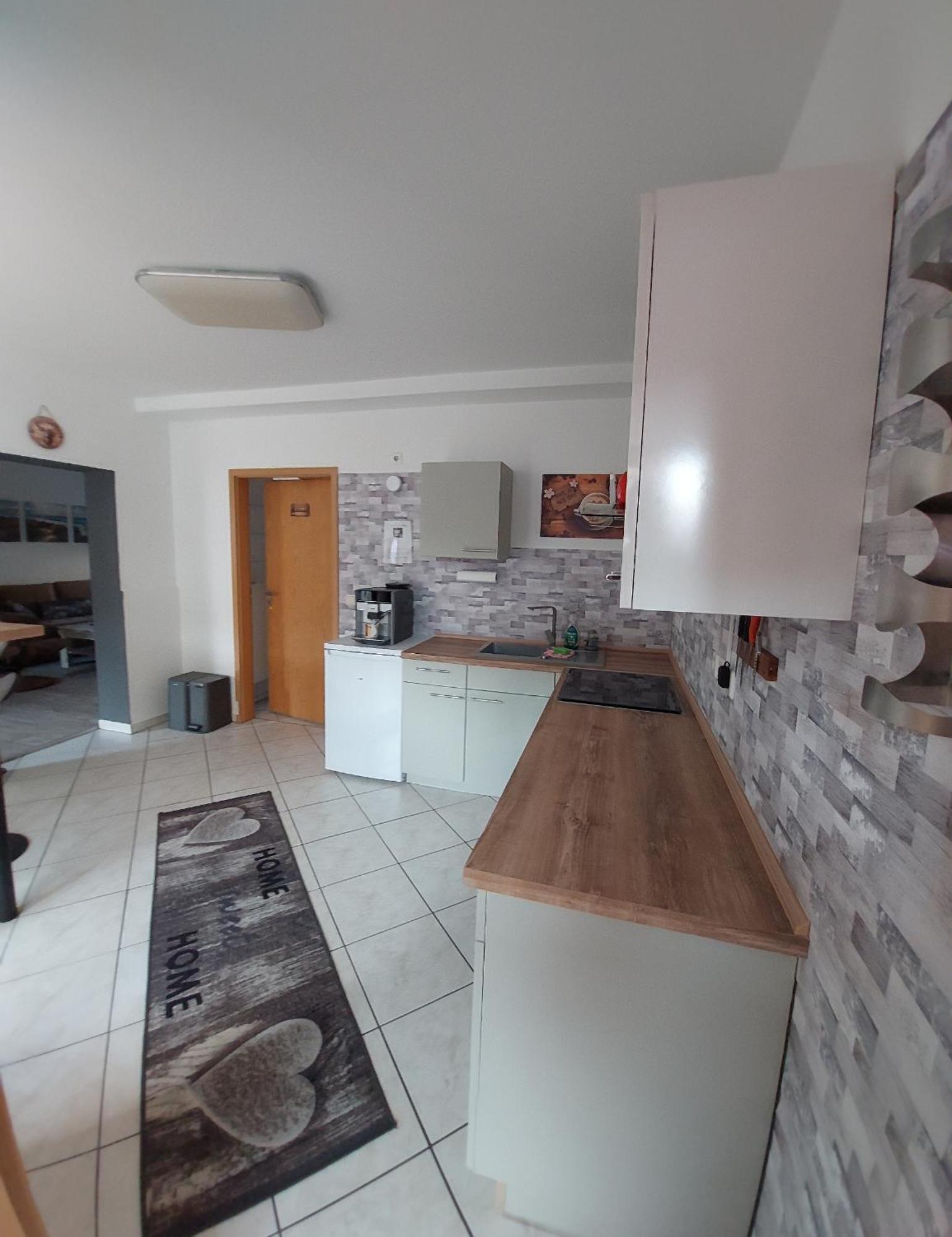 Ganze Ferienwohnung 5 Km Von Erfurt, Mit Kaffeevollautomat, Tv, Wlan, Boxspringbett, Schlafsofa Und Einkaufsmoeglichkeiten, Sehr Gute Anbindung Zur A71 Und A4, Kostenloser Oeff Parkplatz Fuer Pkw Und Transporter Elxleben Extérieur photo