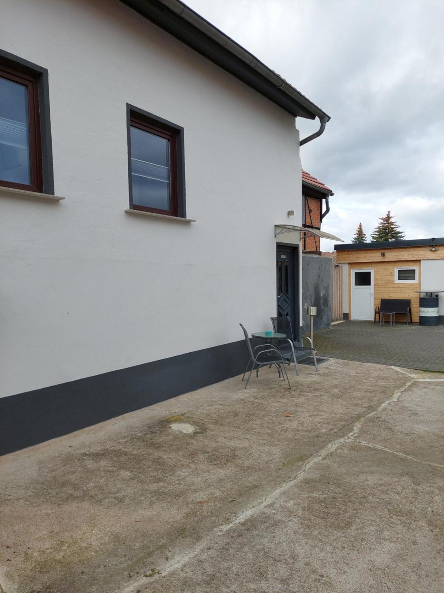 Ganze Ferienwohnung 5 Km Von Erfurt, Mit Kaffeevollautomat, Tv, Wlan, Boxspringbett, Schlafsofa Und Einkaufsmoeglichkeiten, Sehr Gute Anbindung Zur A71 Und A4, Kostenloser Oeff Parkplatz Fuer Pkw Und Transporter Elxleben Extérieur photo
